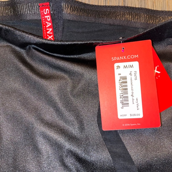 8/19 NFS- Haute Contour High waisted Short - Picture 9 of 11